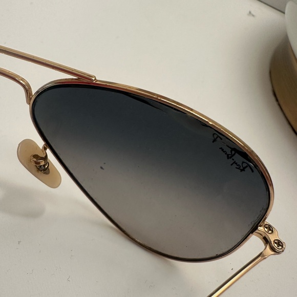 Polarized RayBan aviators - Picture 3 of 5